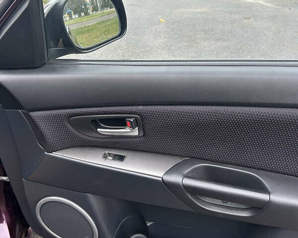 Фиолетовый Мазда 3, объемом двигателя 1.6 л и пробегом 161 тыс. км за 5600 $, фото 10 на Automoto.ua