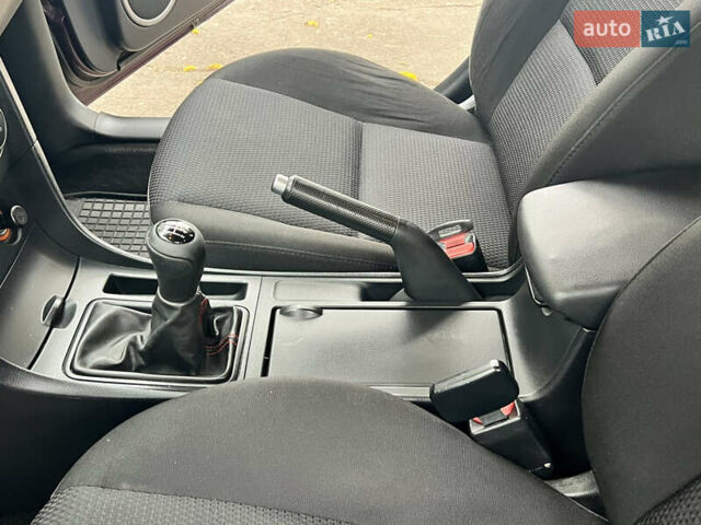 Фиолетовый Мазда 3, объемом двигателя 1.6 л и пробегом 211 тыс. км за 3750 $, фото 21 на Automoto.ua