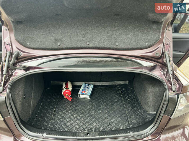 Фиолетовый Мазда 3, объемом двигателя 1.6 л и пробегом 211 тыс. км за 3750 $, фото 34 на Automoto.ua