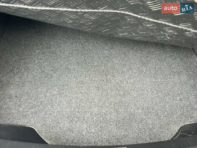 Фиолетовый Мазда 3, объемом двигателя 1.6 л и пробегом 211 тыс. км за 3750 $, фото 35 на Automoto.ua