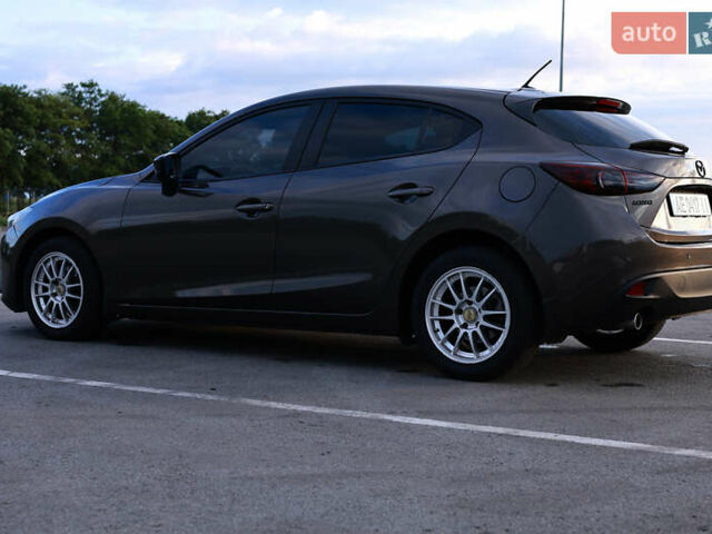 Коричневый Мазда 3, объемом двигателя 2 л и пробегом 196 тыс. км за 9000 $, фото 3 на Automoto.ua