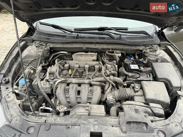 Коричневый Мазда 3, объемом двигателя 2 л и пробегом 192 тыс. км за 10000 $, фото 13 на Automoto.ua