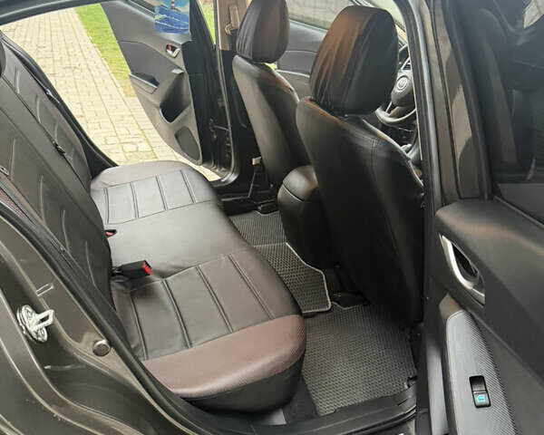 Коричневый Мазда 3, объемом двигателя 2 л и пробегом 192 тыс. км за 10000 $, фото 10 на Automoto.ua