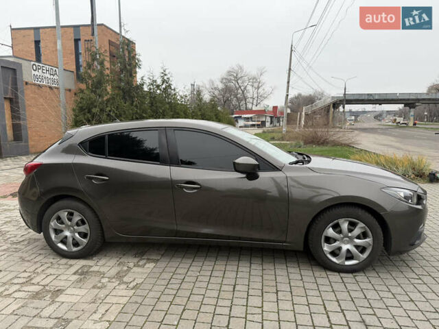 Коричневый Мазда 3, объемом двигателя 2 л и пробегом 192 тыс. км за 10000 $, фото 5 на Automoto.ua