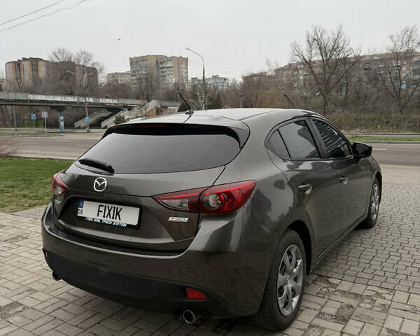 Коричневый Мазда 3, объемом двигателя 2 л и пробегом 192 тыс. км за 10000 $, фото 6 на Automoto.ua
