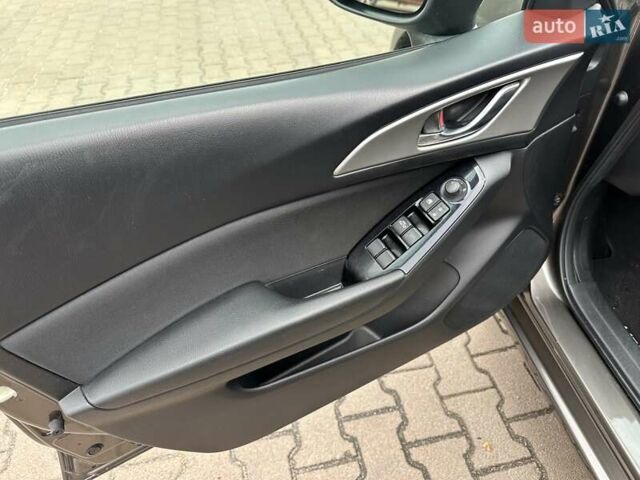 Мазда 3 2017 у Житомирі на Automoto.ua Коричневий Мазда 3, об'ємом двигуна 2 л та пробігом 120 тис. км за 12500 $, фото 7 на Automoto.ua