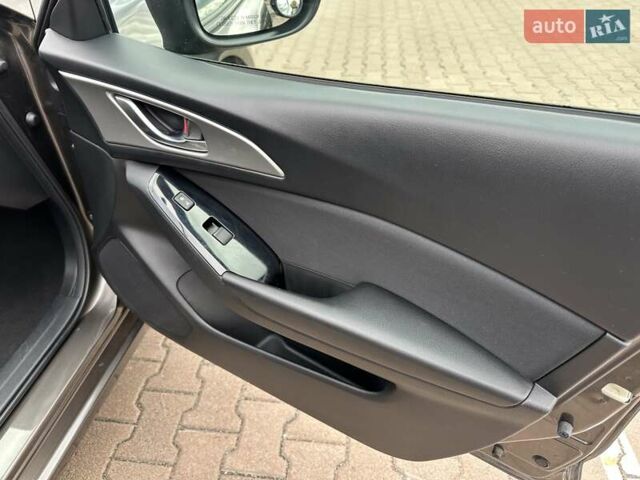 Мазда 3 2017 у Житомирі на Automoto.ua Коричневий Мазда 3, об'ємом двигуна 2 л та пробігом 120 тис. км за 12500 $, фото 11 на Automoto.ua