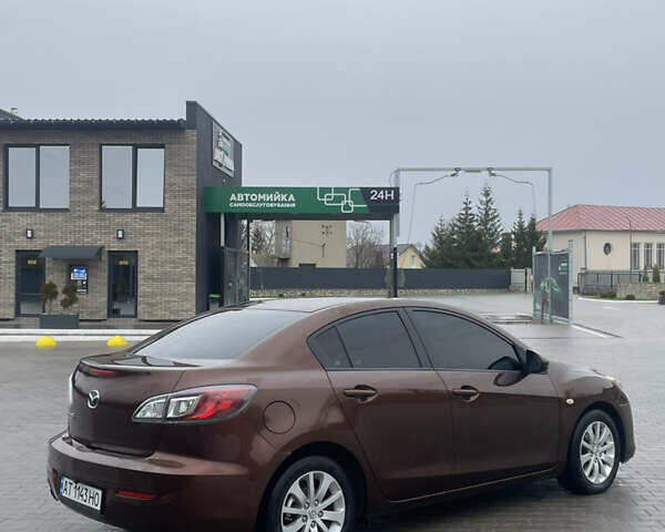 Коричневый Мазда 3, объемом двигателя 1.56 л и пробегом 197 тыс. км за 6800 $, фото 2 на Automoto.ua