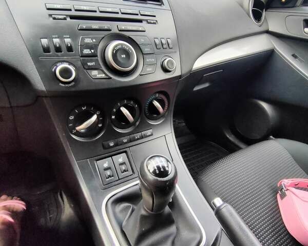 Коричневий Мазда 3, об'ємом двигуна 1.6 л та пробігом 65 тис. км за 9500 $, фото 25 на Automoto.ua