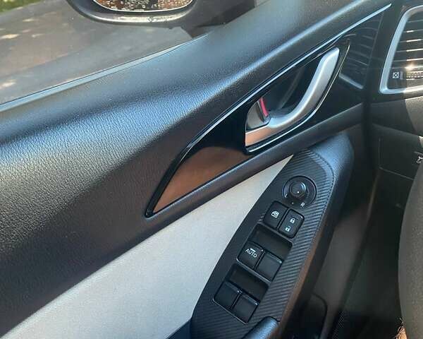 Коричневый Мазда 3, объемом двигателя 2 л и пробегом 125 тыс. км за 9800 $, фото 8 на Automoto.ua