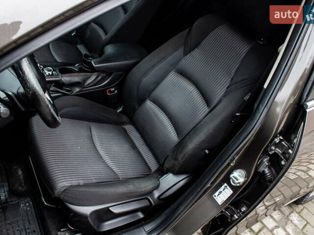 Коричневый Мазда 3, объемом двигателя 1.5 л и пробегом 181 тыс. км за 10500 $, фото 37 на Automoto.ua