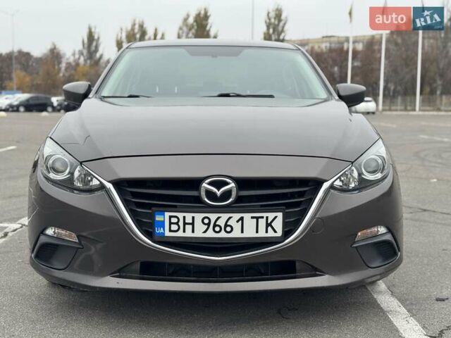 Коричневый Мазда 3, объемом двигателя 2 л и пробегом 175 тыс. км за 9999 $, фото 2 на Automoto.ua