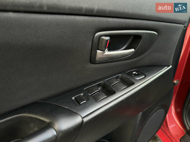 Мазда 3 2004 в Киеве на Automoto.ua Красный Мазда 3, объемом двигателя 1.6 л и пробегом 212 тыс. км за 4400 $, фото 6 на Automoto.ua