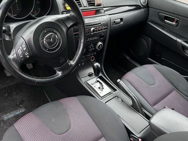 Червоний Мазда 3, об'ємом двигуна 1.6 л та пробігом 205 тис. км за 1999 $, фото 3 на Automoto.ua