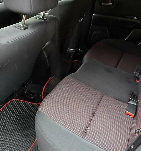 Красный Мазда 3, объемом двигателя 1.6 л и пробегом 205 тыс. км за 4938 $, фото 59 на Automoto.ua