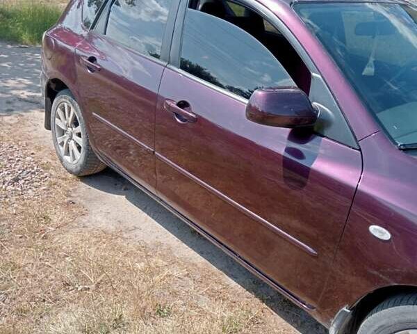 Червоний Мазда 3, об'ємом двигуна 1.6 л та пробігом 250 тис. км за 4200 $, фото 3 на Automoto.ua