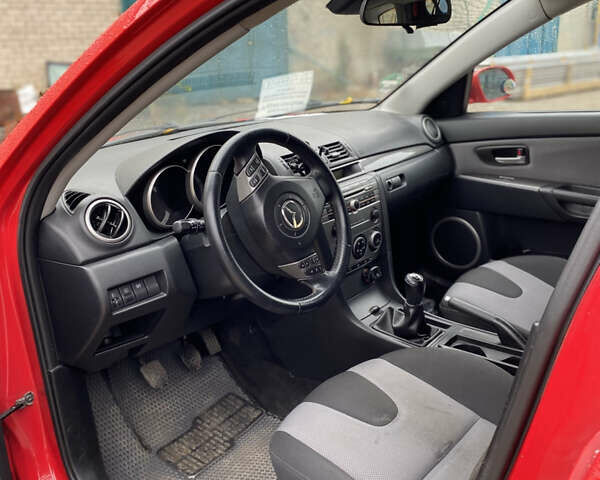 Червоний Мазда 3, об'ємом двигуна 1.6 л та пробігом 100 тис. км за 2500 $, фото 9 на Automoto.ua