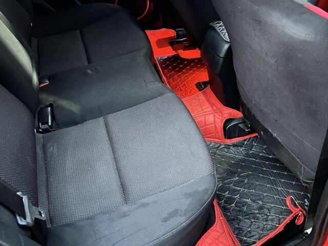 Красный Мазда 3, объемом двигателя 1.6 л и пробегом 149 тыс. км за 6500 $, фото 2 на Automoto.ua