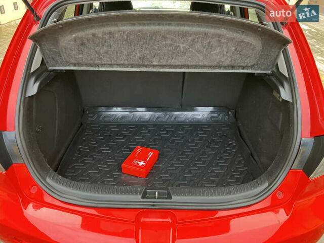 Красный Мазда 3, объемом двигателя 1.6 л и пробегом 200 тыс. км за 6500 $, фото 12 на Automoto.ua