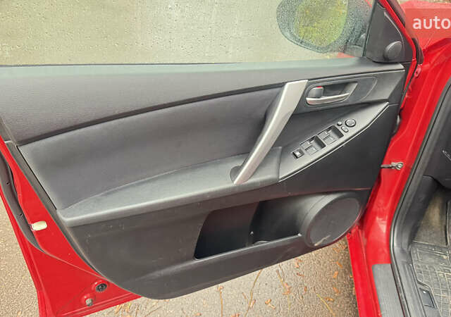 Червоний Мазда 3, об'ємом двигуна 2 л та пробігом 222 тис. км за 8000 $, фото 5 на Automoto.ua