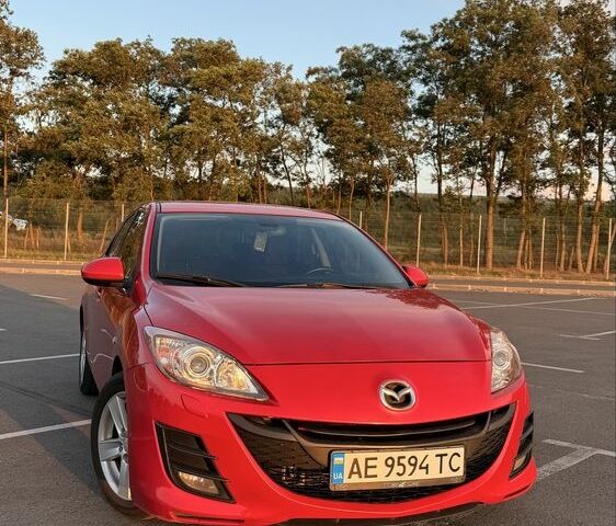 Красный Мазда 3, объемом двигателя 2 л и пробегом 198 тыс. км за 7500 $, фото 2 на Automoto.ua