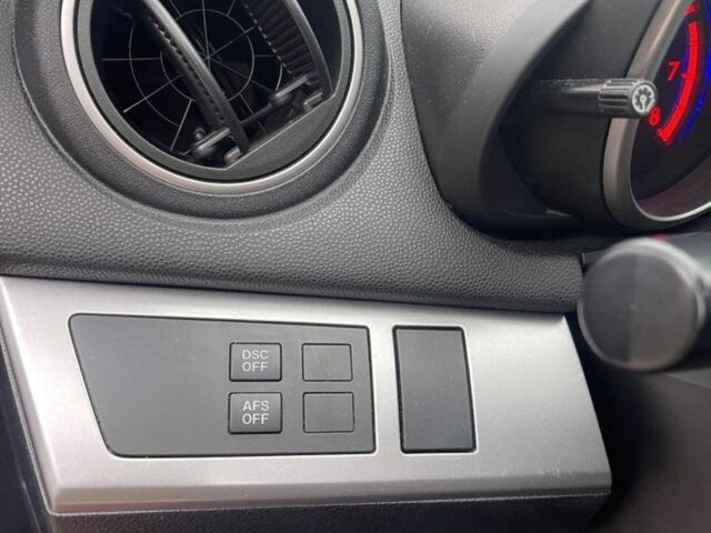 Красный Мазда 3, объемом двигателя 2.5 л и пробегом 180 тыс. км за 8700 $, фото 5 на Automoto.ua