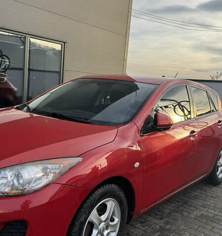 Красный Мазда 3, объемом двигателя 1.56 л и пробегом 275 тыс. км за 7000 $, фото 2 на Automoto.ua