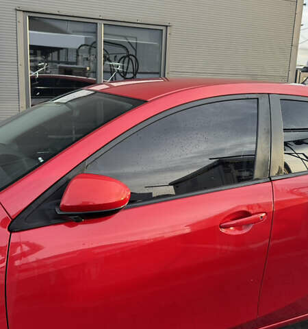 Красный Мазда 3, объемом двигателя 1.56 л и пробегом 275 тыс. км за 7000 $, фото 4 на Automoto.ua