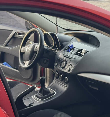 Красный Мазда 3, объемом двигателя 1.56 л и пробегом 275 тыс. км за 7000 $, фото 10 на Automoto.ua