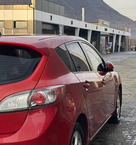 Красный Мазда 3, объемом двигателя 1.56 л и пробегом 275 тыс. км за 7000 $, фото 7 на Automoto.ua