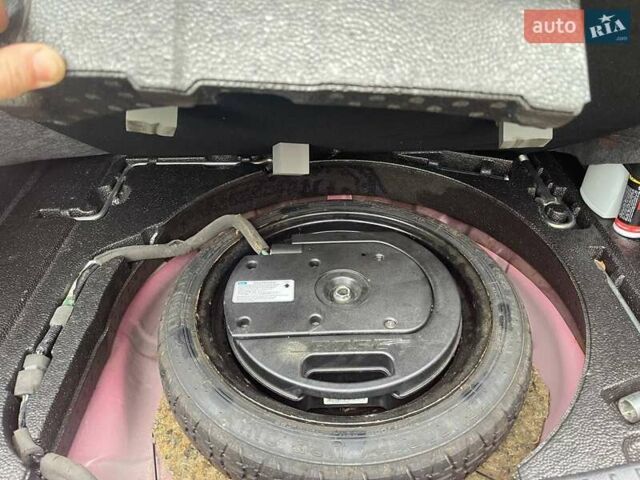 Красный Мазда 3, объемом двигателя 2.49 л и пробегом 180 тыс. км за 8700 $, фото 10 на Automoto.ua