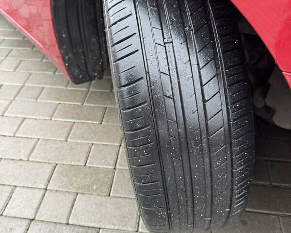 Красный Мазда 3, объемом двигателя 2.19 л и пробегом 208 тыс. км за 11850 $, фото 16 на Automoto.ua