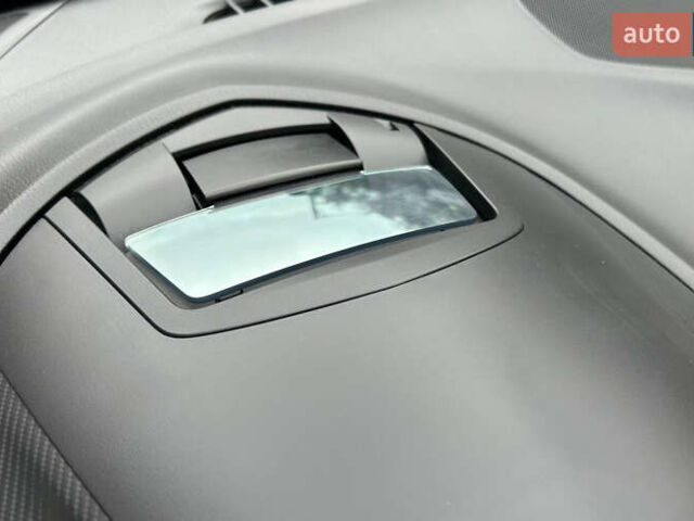 Красный Мазда 3, объемом двигателя 2.19 л и пробегом 142 тыс. км за 14000 $, фото 11 на Automoto.ua