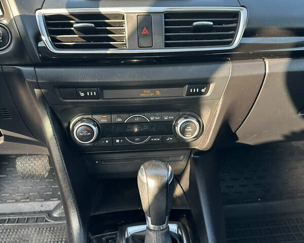 Красный Мазда 3, объемом двигателя 2 л и пробегом 80 тыс. км за 11999 $, фото 14 на Automoto.ua