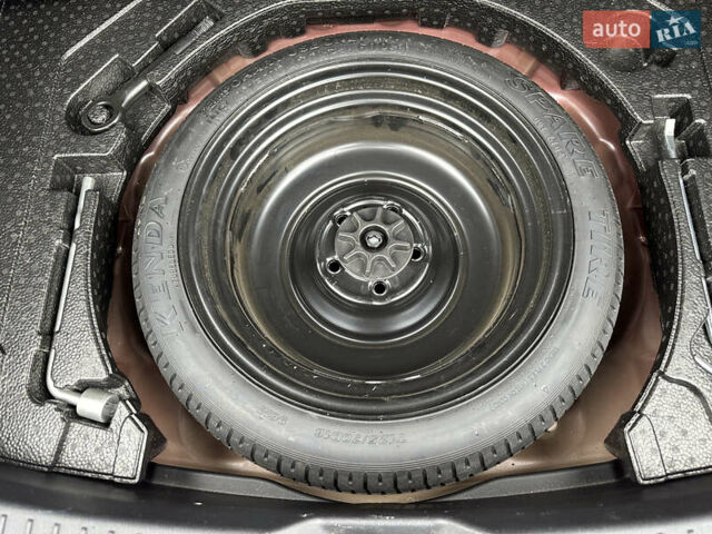 Красный Мазда 3, объемом двигателя 2 л и пробегом 56 тыс. км за 12500 $, фото 14 на Automoto.ua