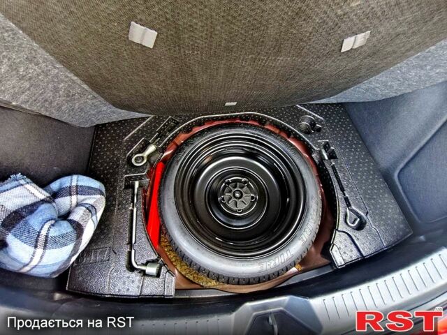 Красный Мазда 3, объемом двигателя 2 л и пробегом 56 тыс. км за 14500 $, фото 4 на Automoto.ua