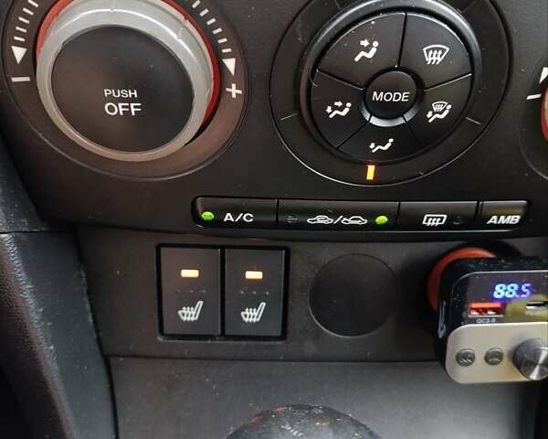 Красный Мазда 3, объемом двигателя 1.6 л и пробегом 280 тыс. км за 4299 $, фото 16 на Automoto.ua