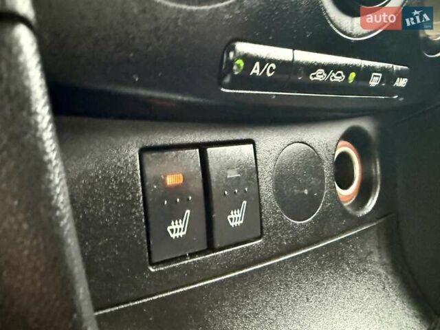 Красный Мазда 3, объемом двигателя 1.6 л и пробегом 207 тыс. км за 4400 $, фото 41 на Automoto.ua