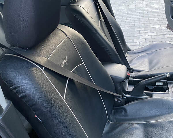 Красный Мазда 3, объемом двигателя 2 л и пробегом 283 тыс. км за 3800 $, фото 20 на Automoto.ua