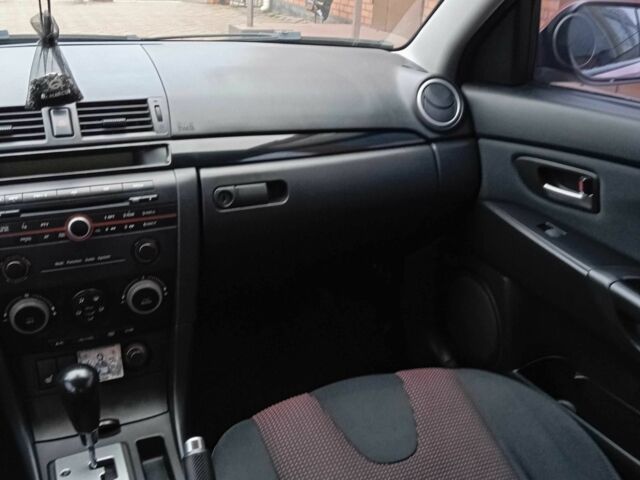 Червоний Мазда 3, об'ємом двигуна 1.6 л та пробігом 150 тис. км за 5600 $, фото 11 на Automoto.ua