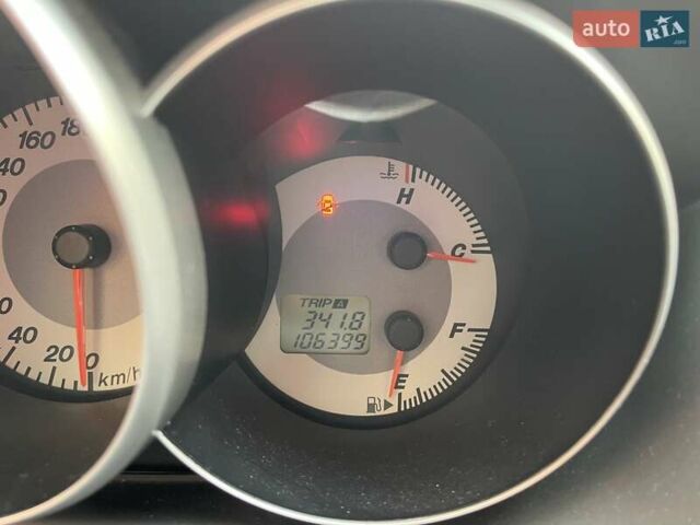 Красный Мазда 3, объемом двигателя 1.6 л и пробегом 106 тыс. км за 5600 $, фото 4 на Automoto.ua
