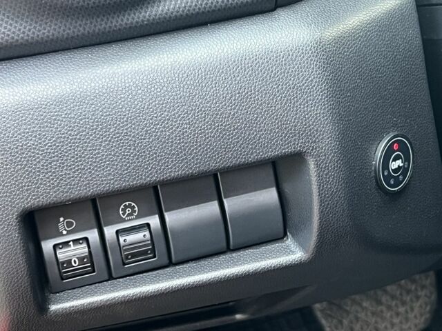 Красный Мазда 3, объемом двигателя 1.6 л и пробегом 230 тыс. км за 5500 $, фото 13 на Automoto.ua