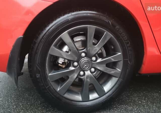 Красный Мазда 3, объемом двигателя 1.6 л и пробегом 161 тыс. км за 5450 $, фото 4 на Automoto.ua