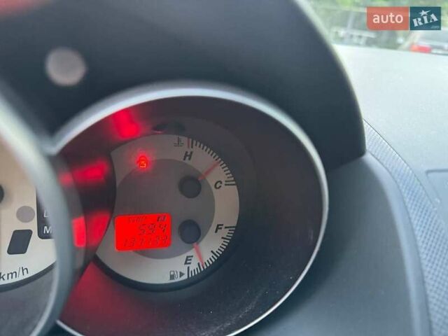 Красный Мазда 3, объемом двигателя 1.6 л и пробегом 131 тыс. км за 6600 $, фото 8 на Automoto.ua