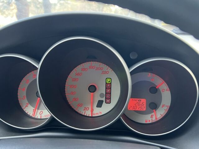 Красный Мазда 3, объемом двигателя 1.6 л и пробегом 230 тыс. км за 5500 $, фото 14 на Automoto.ua