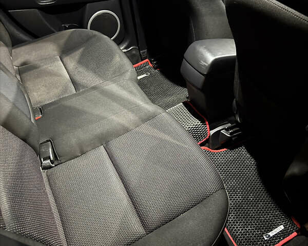 Красный Мазда 3, объемом двигателя 1.6 л и пробегом 234 тыс. км за 3999 $, фото 17 на Automoto.ua