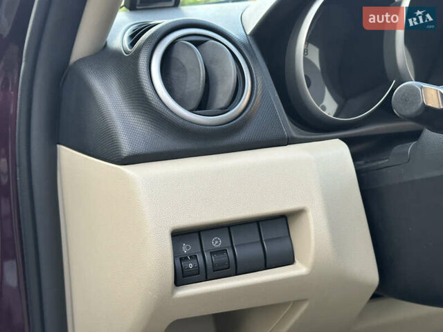 Красный Мазда 3, объемом двигателя 1.6 л и пробегом 210 тыс. км за 6700 $, фото 32 на Automoto.ua