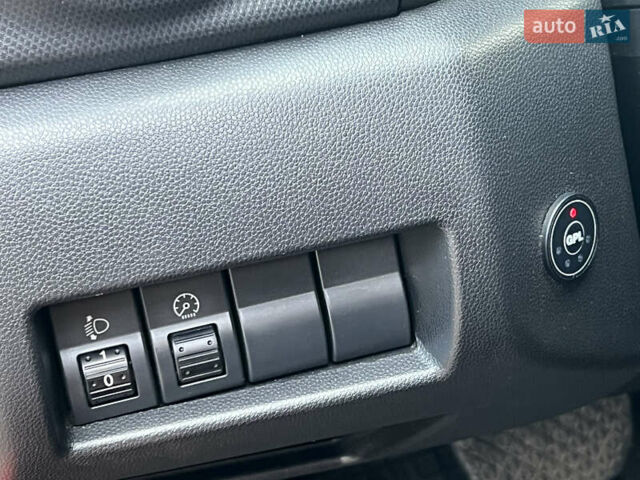 Красный Мазда 3, объемом двигателя 1.6 л и пробегом 230 тыс. км за 5500 $, фото 13 на Automoto.ua