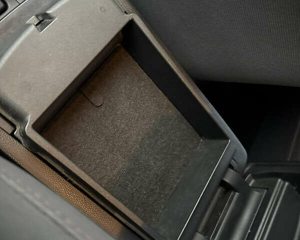 Красный Мазда 3, объемом двигателя 2 л и пробегом 205 тыс. км за 5400 $, фото 49 на Automoto.ua