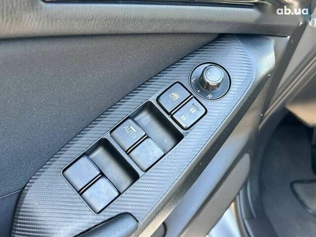 Красный Мазда 3, объемом двигателя 2.5 л и пробегом 98 тыс. км за 9999 $, фото 12 на Automoto.ua